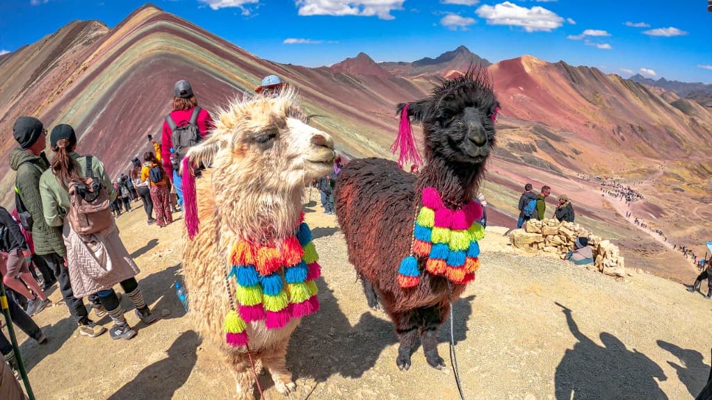 Rainbow Mountain & Red Valley